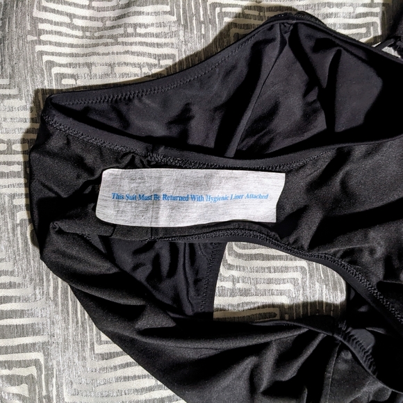 Halter swimsuit with underwire - Picture 7 of 9